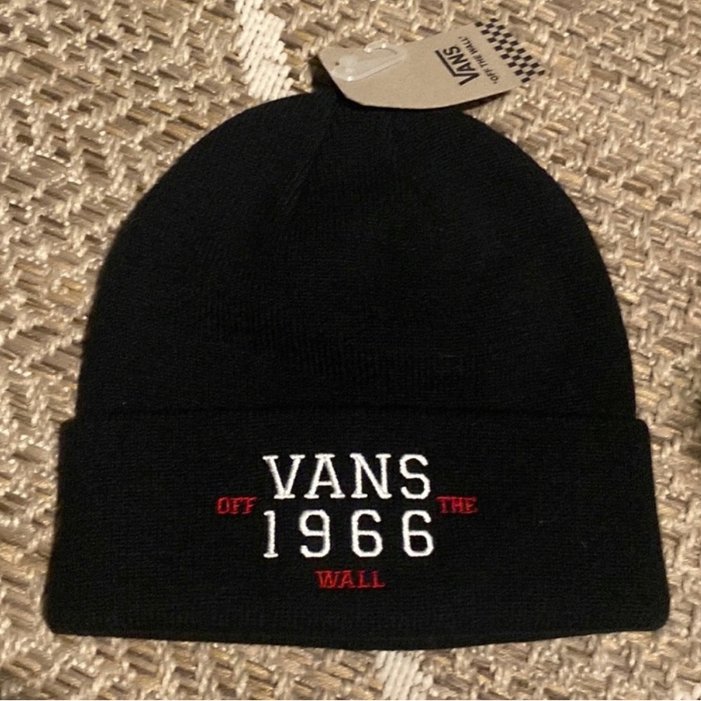 NWT Vans Cuffed Snow beanie